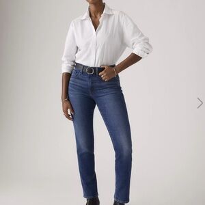 Levi's 724 Premium High Rise Straight Leg Jeans in Medium wash size 26x28